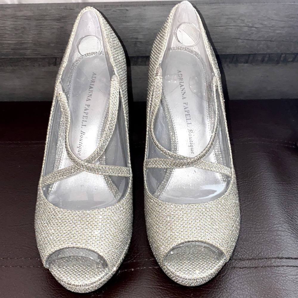 Women size 8 silver sparkle Adrianna Papell heels